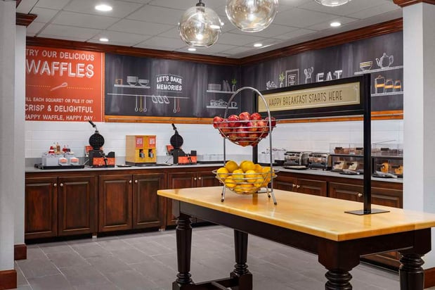 Images Hampton Inn & Suites Lake Mary At Colonial Townpark