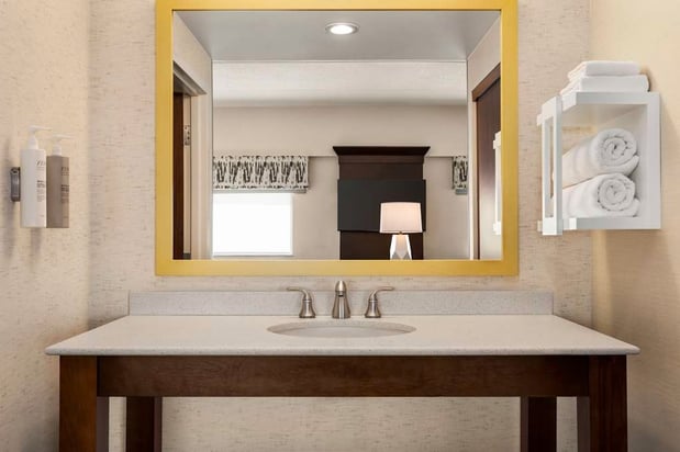 Images Hampton Inn & Suites Pittsburgh/Waterfront-West Homestead