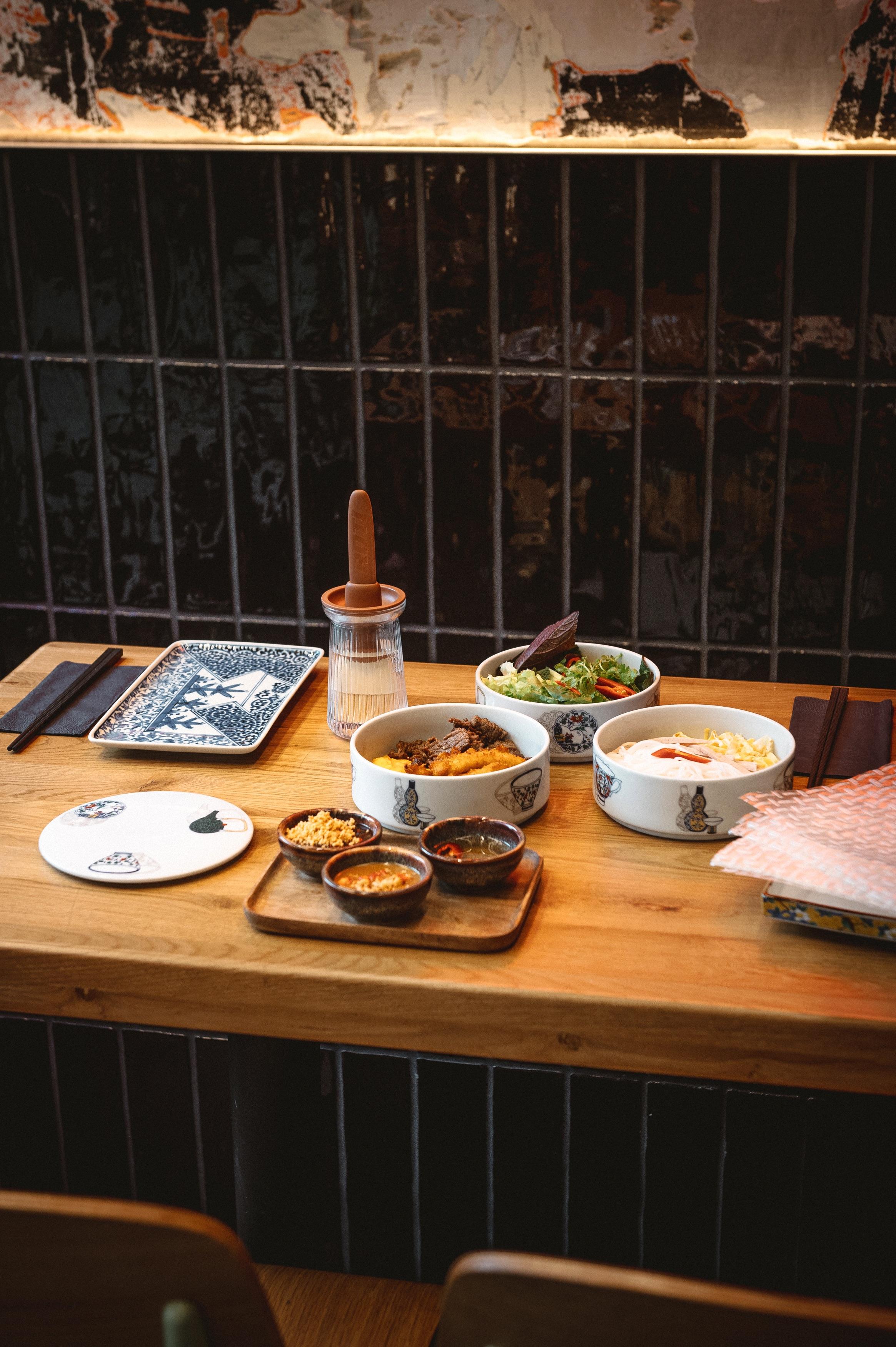 PHO - Noodlebar (Zoo), Hardenbergplatz 2 in Bezirk Charlottenburg-Wilmersdorf