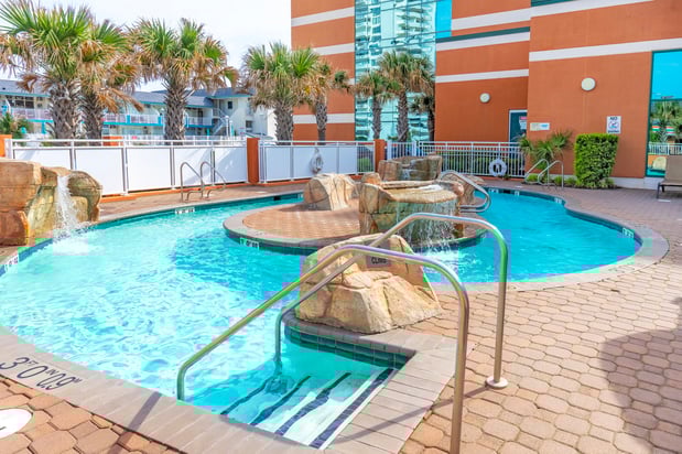 Images Holiday Inn & Suites Virginia Beach - North Beach by IHG