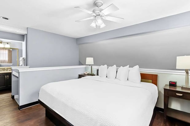 Images SureStay Studio by Best Western Pensacola