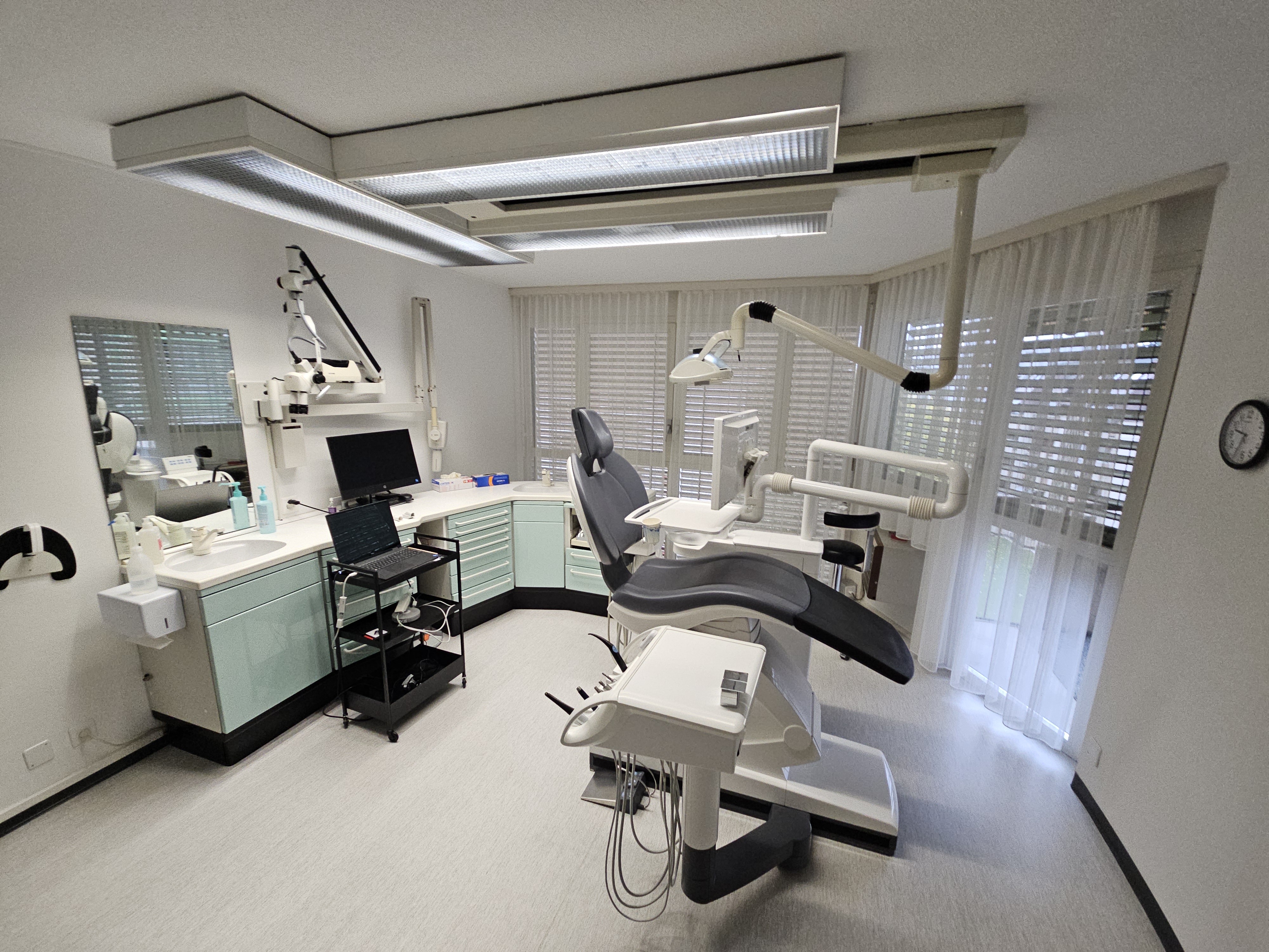 Bilder Aebi-Dent Sàrl