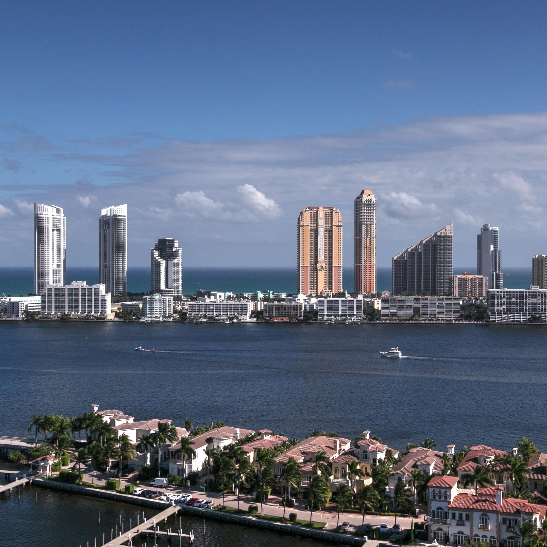 Luxury Condo Live the Dream Today