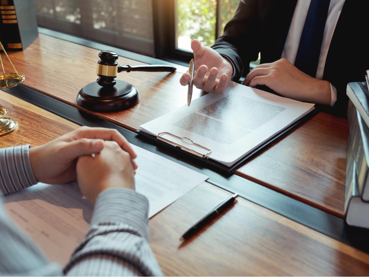 hummel-trial-law-firm-meeting 