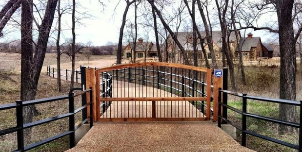 Images Buzz Custom Fence