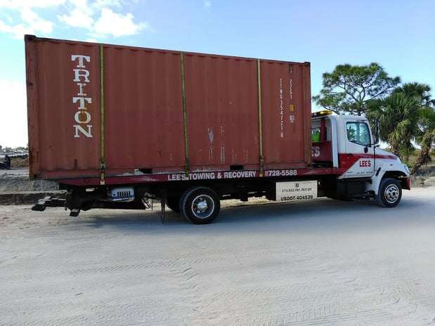 Images Lee's Towing & Recovery