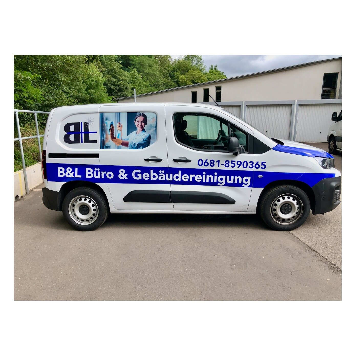 Kundenbild groß 3 B&L Büro-und Gebäudereinigung GmbH