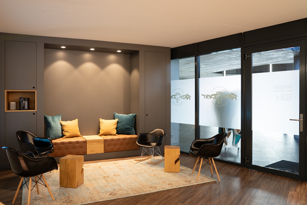 Zahnarztpraxis Resident, Hauptstrasse 49 in Berg