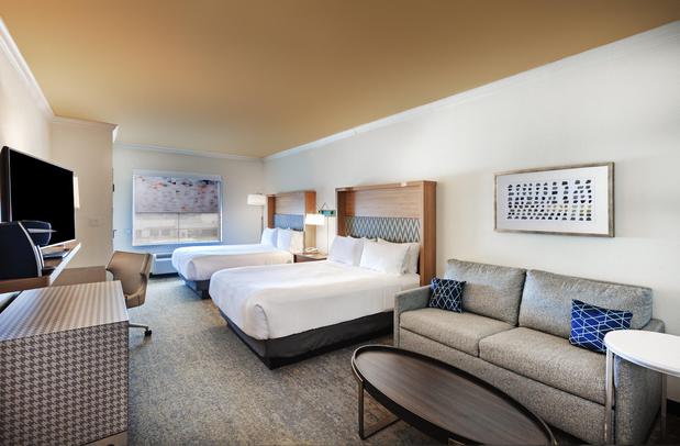 Images Holiday Inn & Suites McKinney - N Allen by IHG
