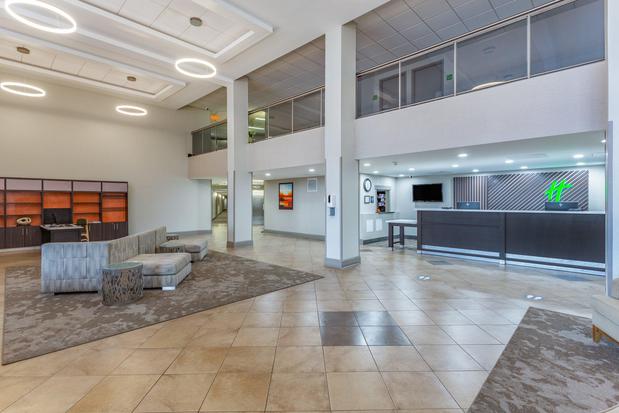 Images Holiday Inn Rockford(I-90&Rt 20/State St) by IHG