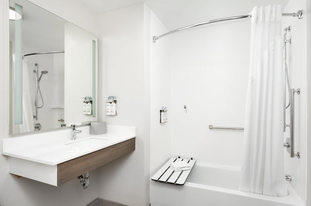 Images Holiday Inn Express & Suites Newport South by IHG