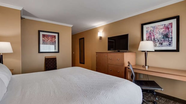Images Best Western Plus Windjammer Inn & Conference Center