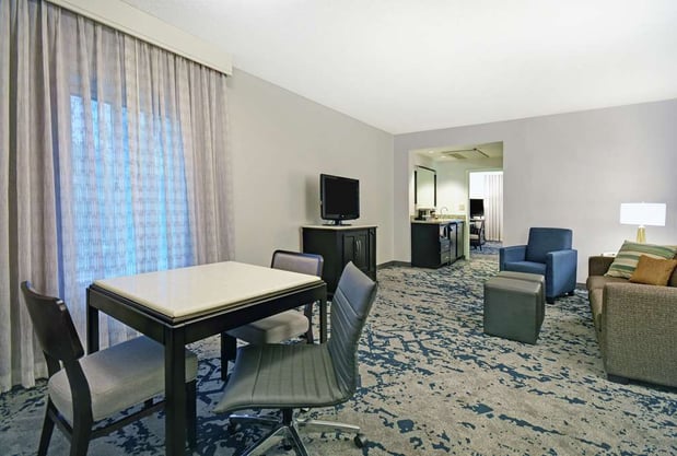 Images Embassy Suites by Hilton Charleston