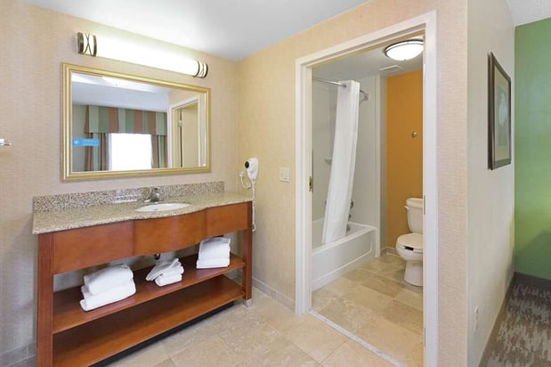 Images Hampton Inn & Suites Blairsville