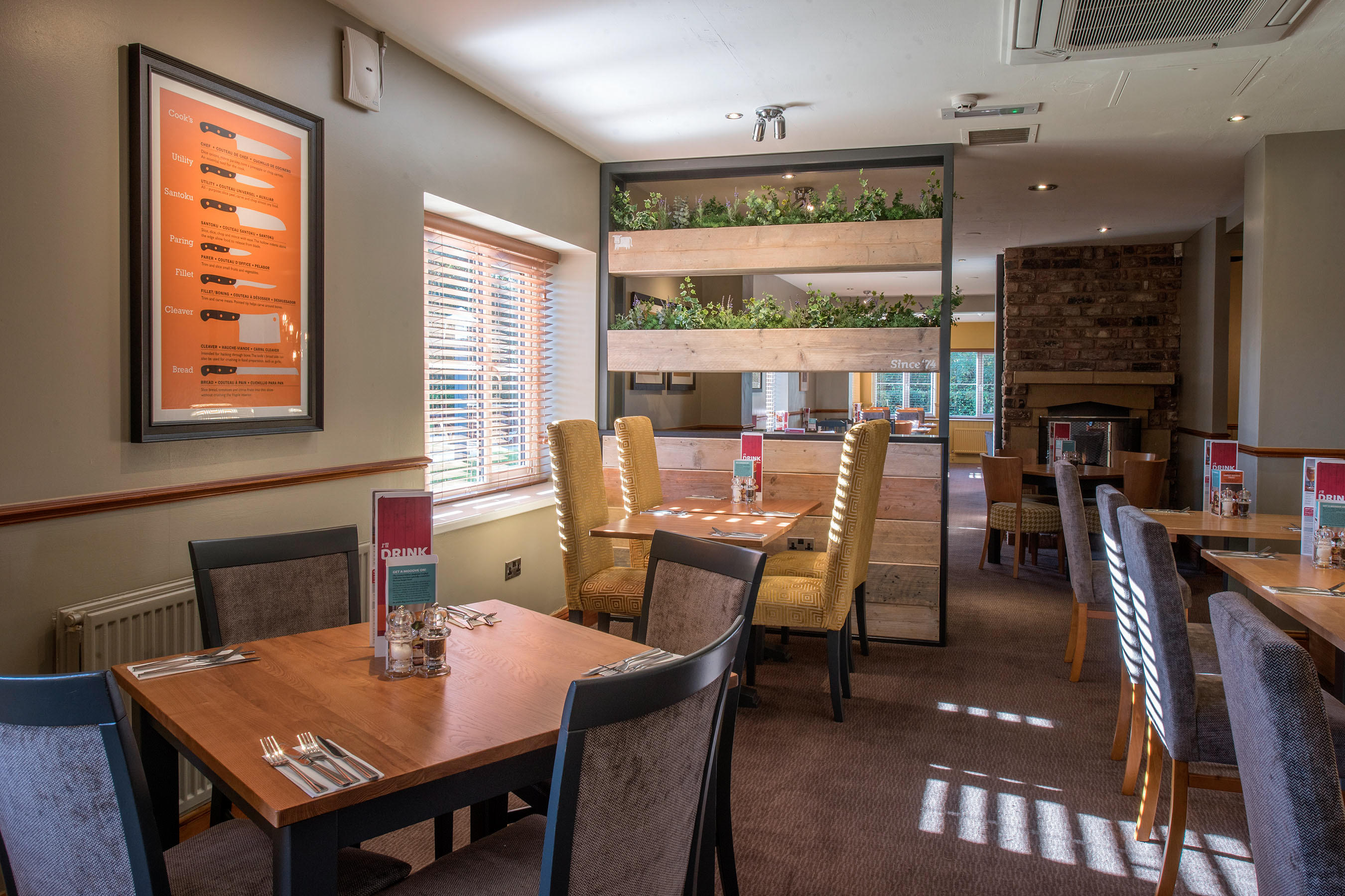 Beefeater restaurant interior Bentley Green Beefeater Walsall 01922 724485