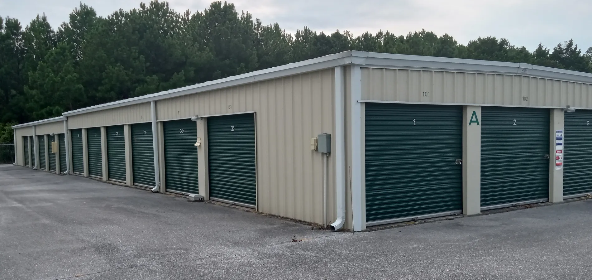 Boat storage facility near UPS in Salisbury