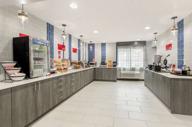 Images Best Western Plus Cleveland Inn & Suites