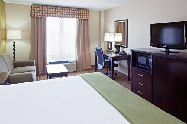 Images Holiday Inn Express & Suites Arlington (I-20-Parks Mall) by IHG