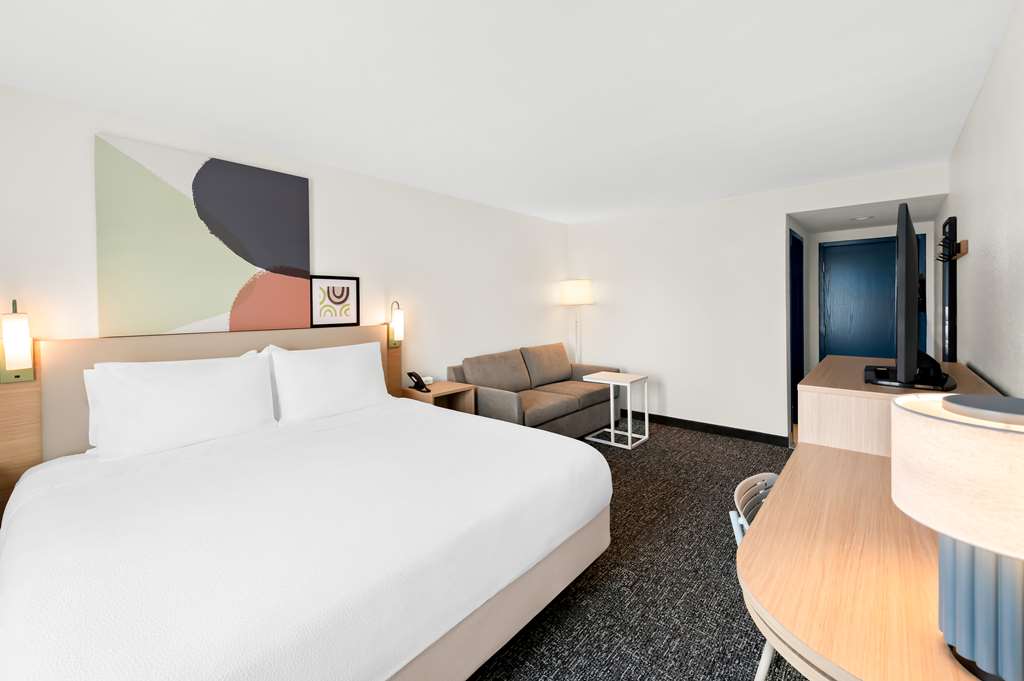 Guest room