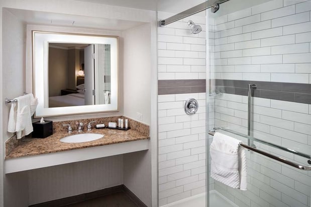 Images Embassy Suites by Hilton Tysons Corner