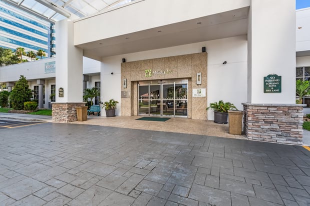 Images Holiday Inn Tampa Westshore - Airport Area by IHG