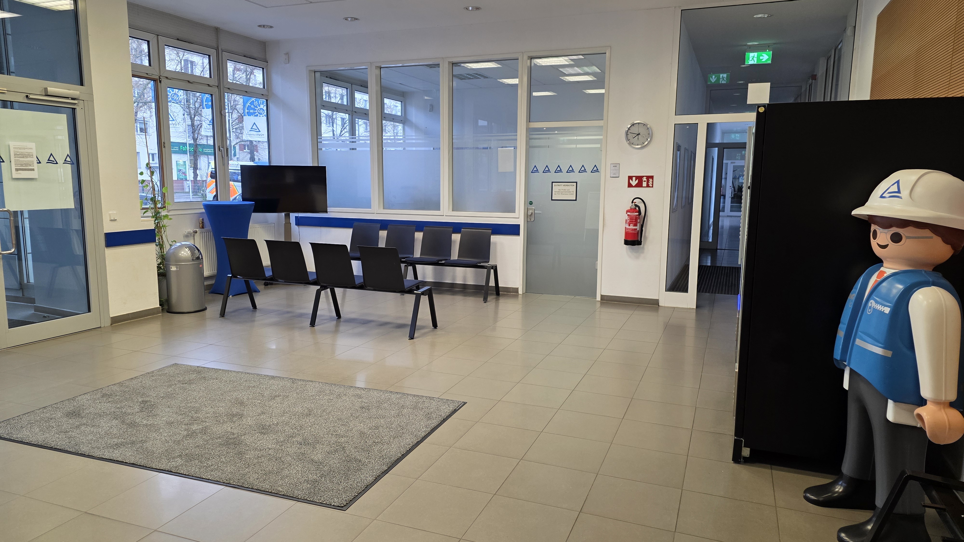 Bild 1 Theoretische Führerscheinprüfung Berlin Tempelhof Schöneberg in Berlin