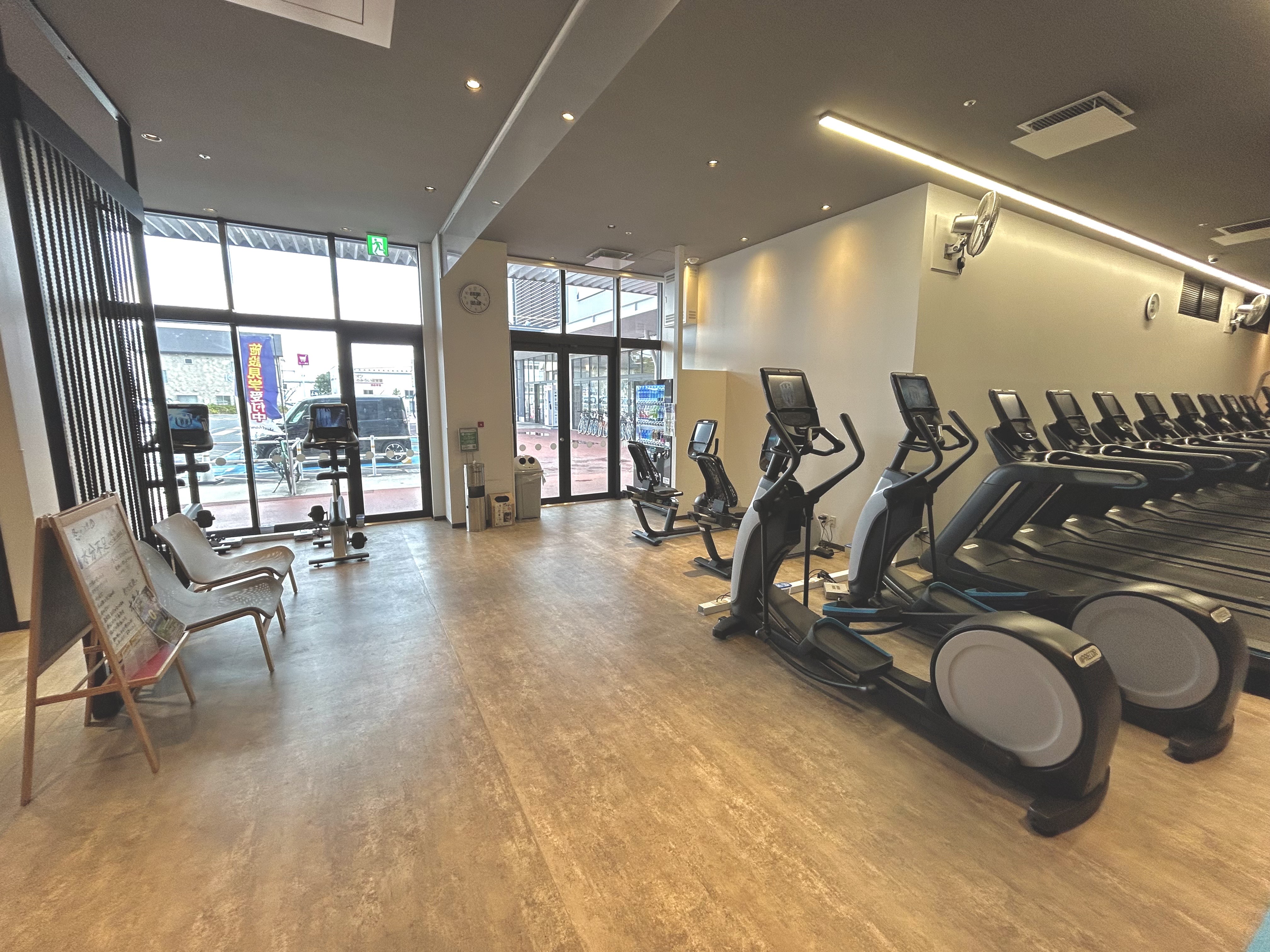 Images エニタイムフィットネス イオンタウン四日市泊店