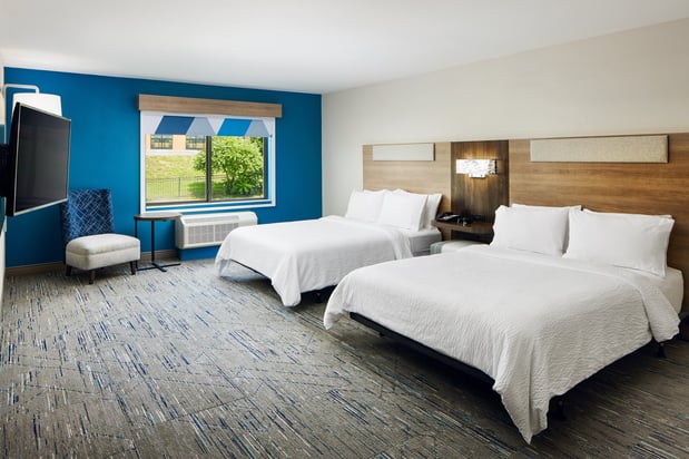 Images Holiday Inn Express & Suites Wheeling by IHG
