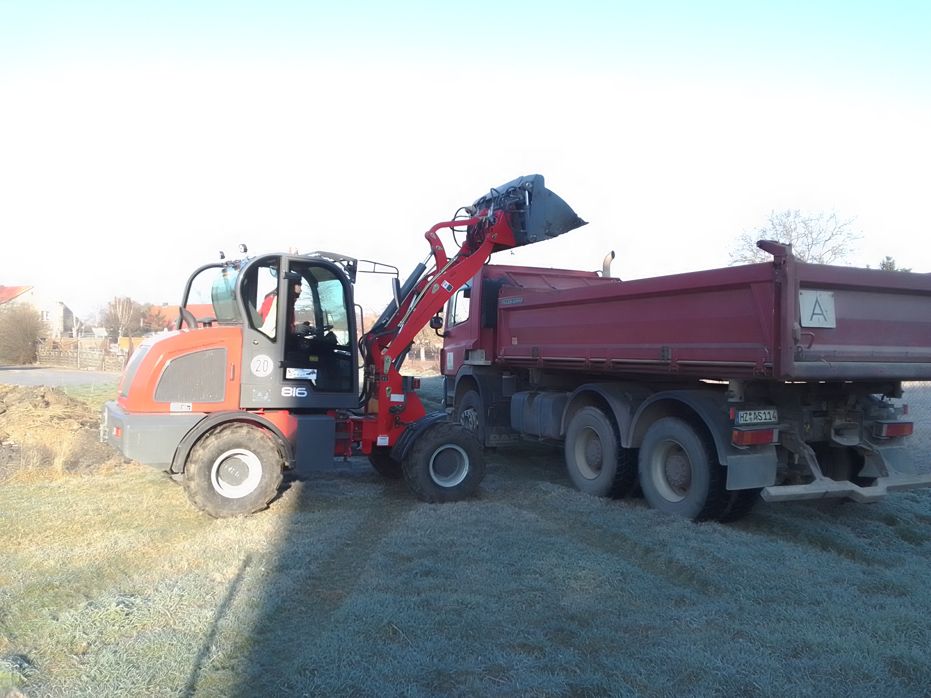 Fotos - Baumaschinenverleih / Pflasterbau Kaulmann, Vermietung von Minibagger, Microbagger, Rüttelplatten, Grabenstampfer - 15