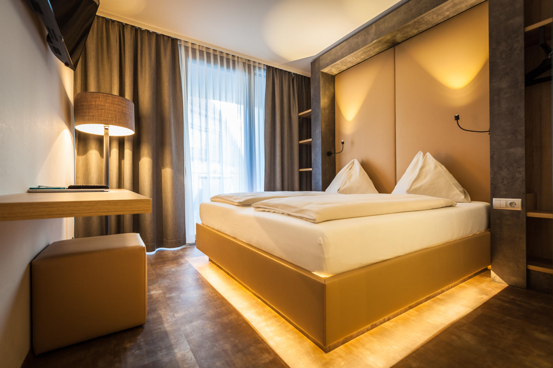 Hotel Rocket Rooms Velden, Koschatpromenade 2 in Velden am Wörther See