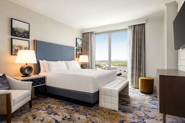 Images Hilton BNA Nashville Airport Terminal