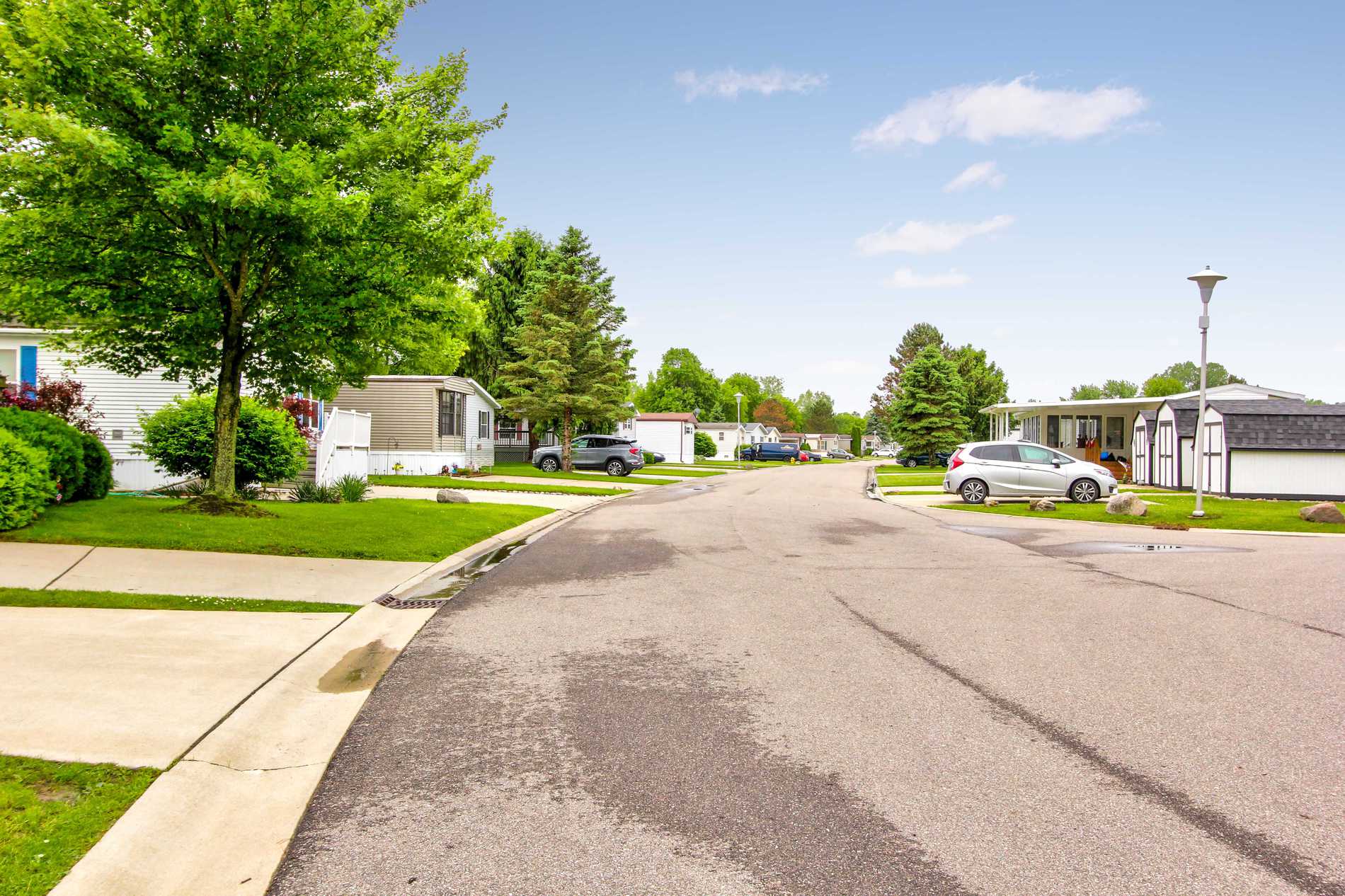 South Valley Estates in Swartz Creek, 37 Bellwood Drive Mobile Home