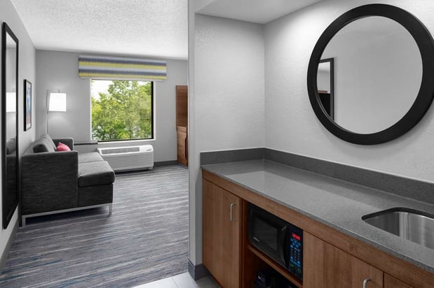 Images Hampton Inn & Suites Grand Rapids-Airport 28th St