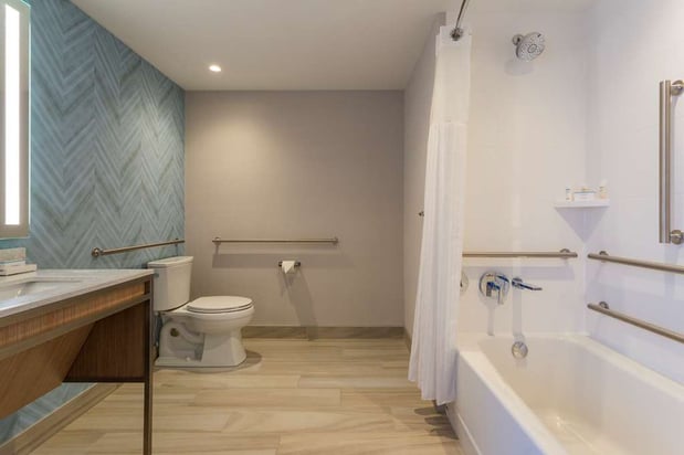Images Hilton Garden Inn Boston Brookline