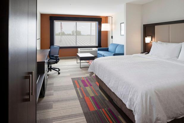 Images Holiday Inn Express & Suites Bourbonnais East - Bradley by IHG