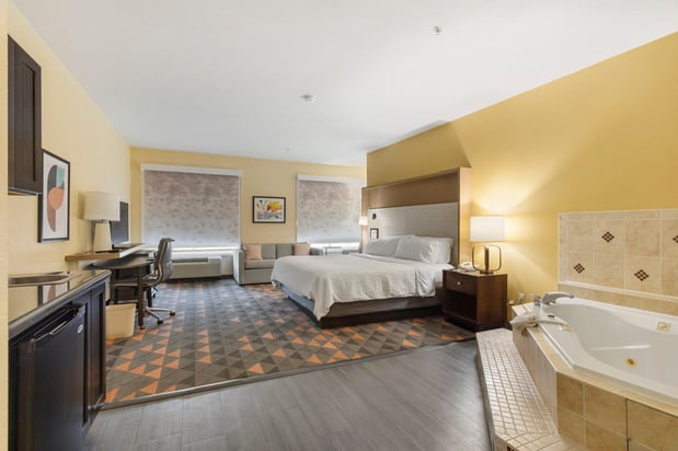 Images Holiday Inn & Suites Waco Northwest by IHG