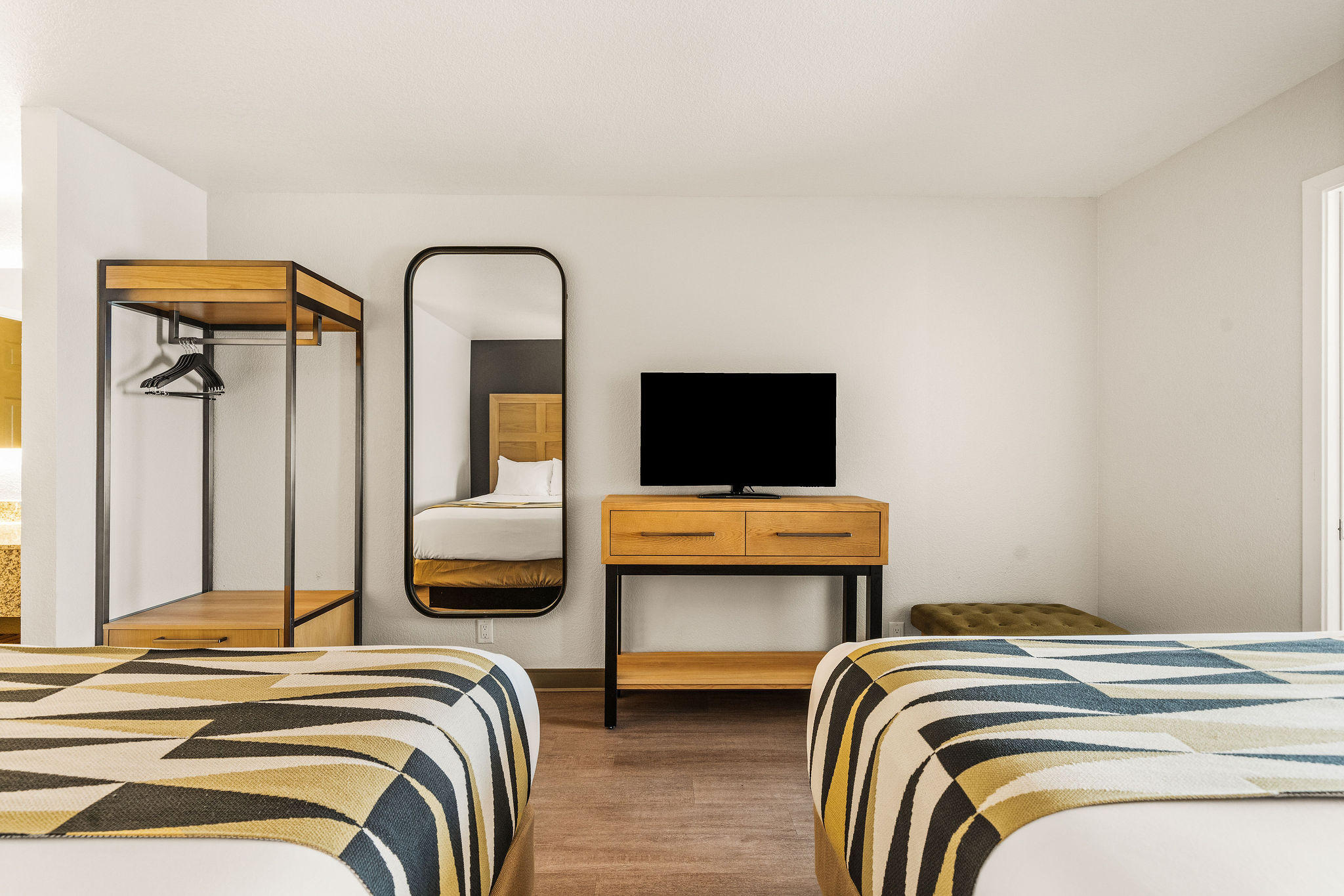 Oxford Suites Redding Guestrooms