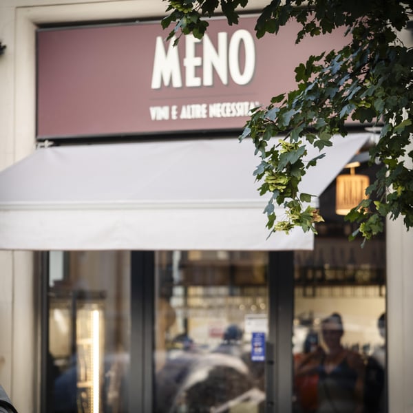 Images Meno, Vini e Altre Necessità