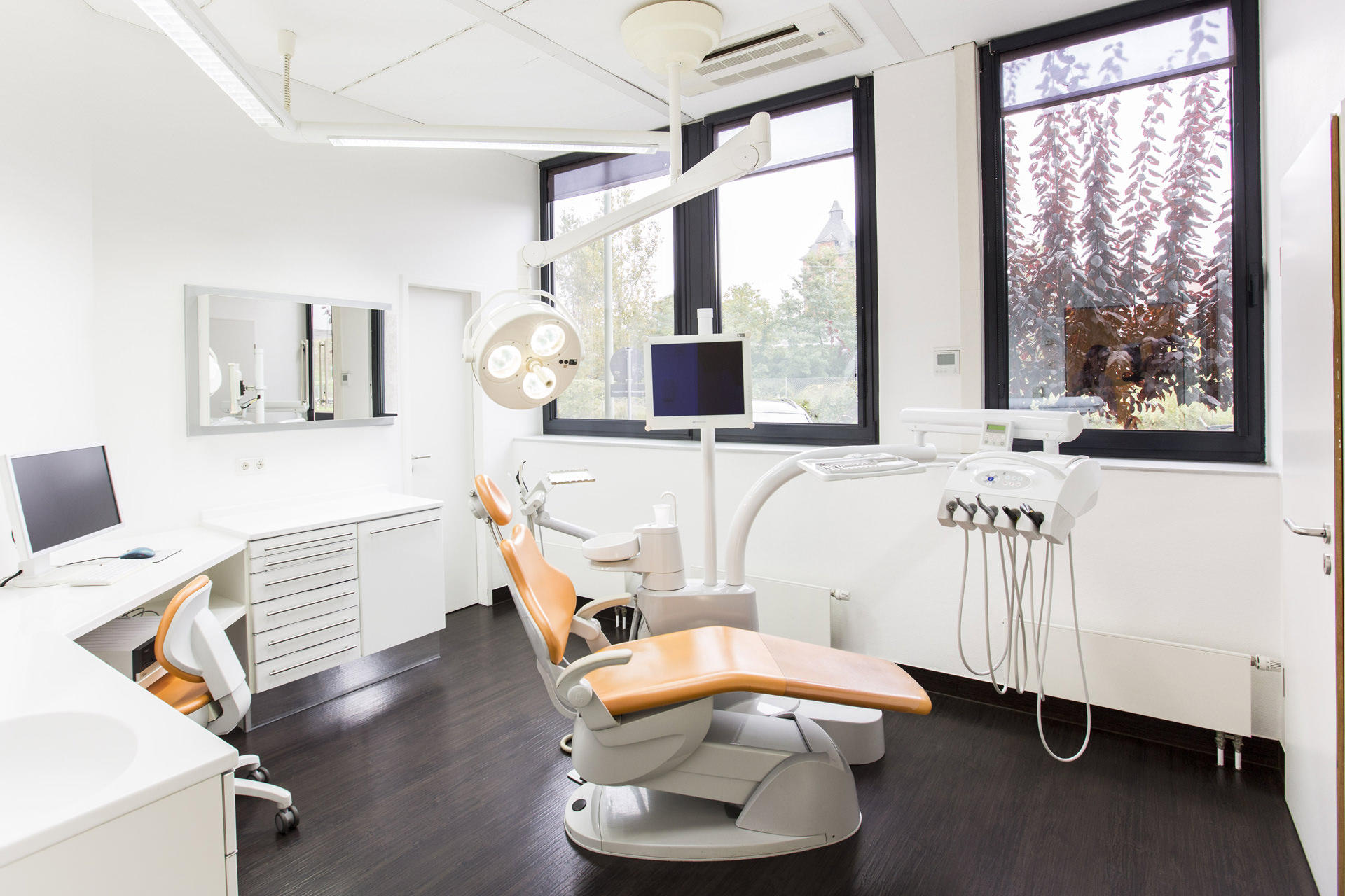 Bilder Jemric Dominika Zahnärztin Oralchirurgie Praxis für moderne Zahnheilkunde
