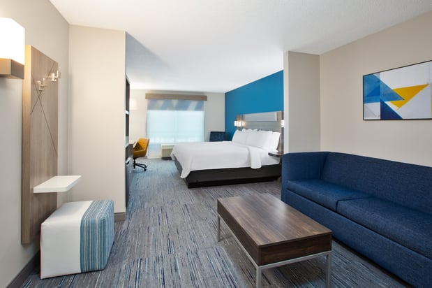 Images Holiday Inn Express & Suites Grand Rapids-North by IHG