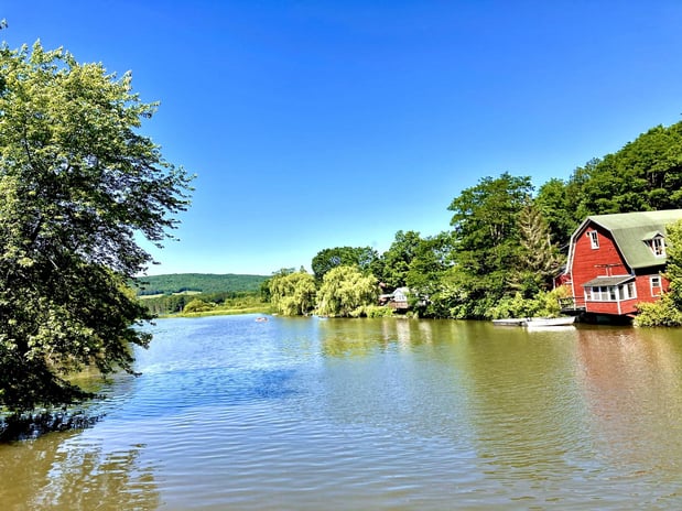 Images Redwood Inn & Suites