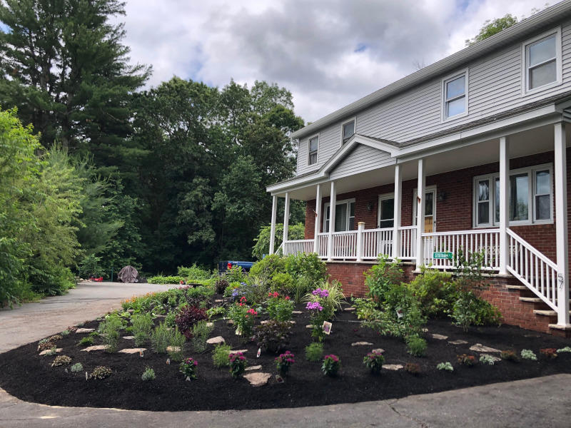 For this multi day project in Dracut, MA, Greenleaf’s Garden Design installed 129 perennials, 9 annuals, 8 shrubs. 15 yards ocean of enhanced compost, as well as 7 yards of mulch