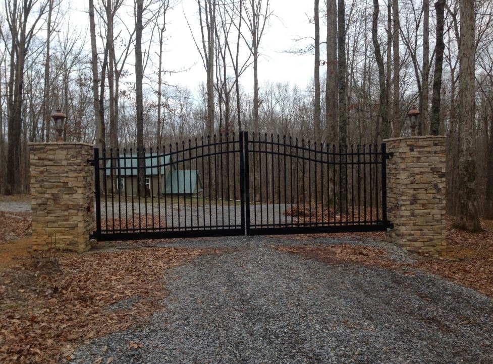 security gate by Pro-Line Fence