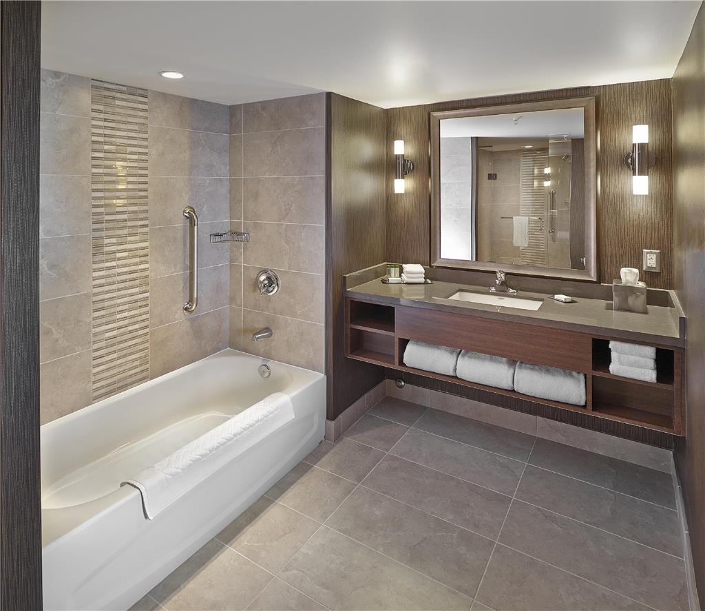 Images DoubleTree by Hilton Hotel West Edmonton