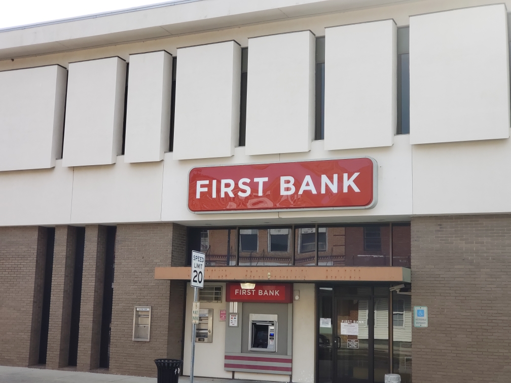 Come visit the First Bank Fairmont team today. Local service, expert financial advice, flexible rates, and convenient mobile options.