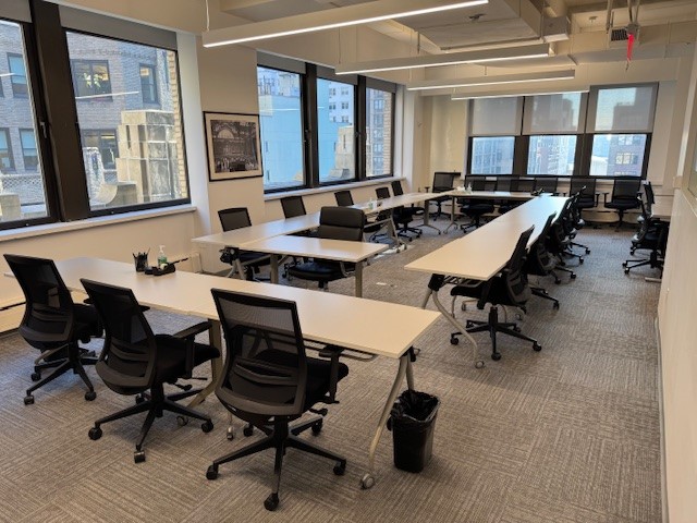 Esquire NYC Grand Central conference / arbitration / board room seats up to 20 people