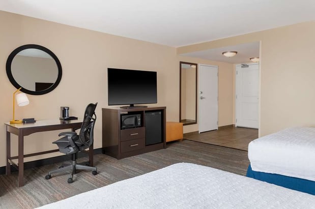 Images Hampton Inn & Suites Madison Downtown