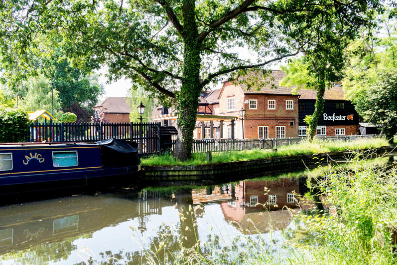 Images Bridge Barn Beefeater