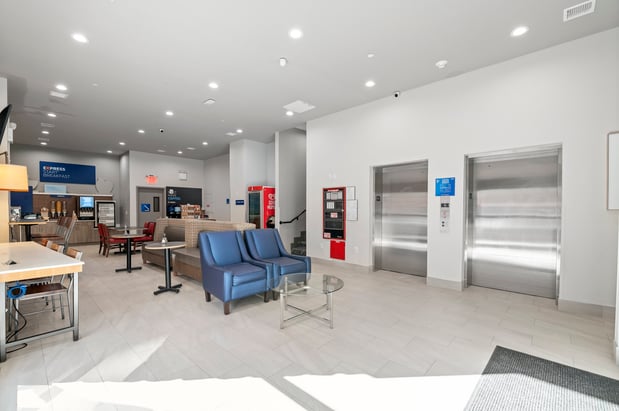 Images Holiday Inn Express & Suites Bronx - Zoo Area by IHG