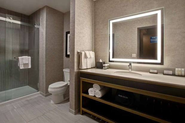 Images Embassy Suites by Hilton Rockford Riverfront